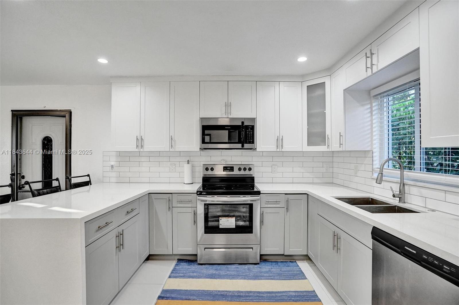 OAKLAND PARK SECOND ADD - Residential