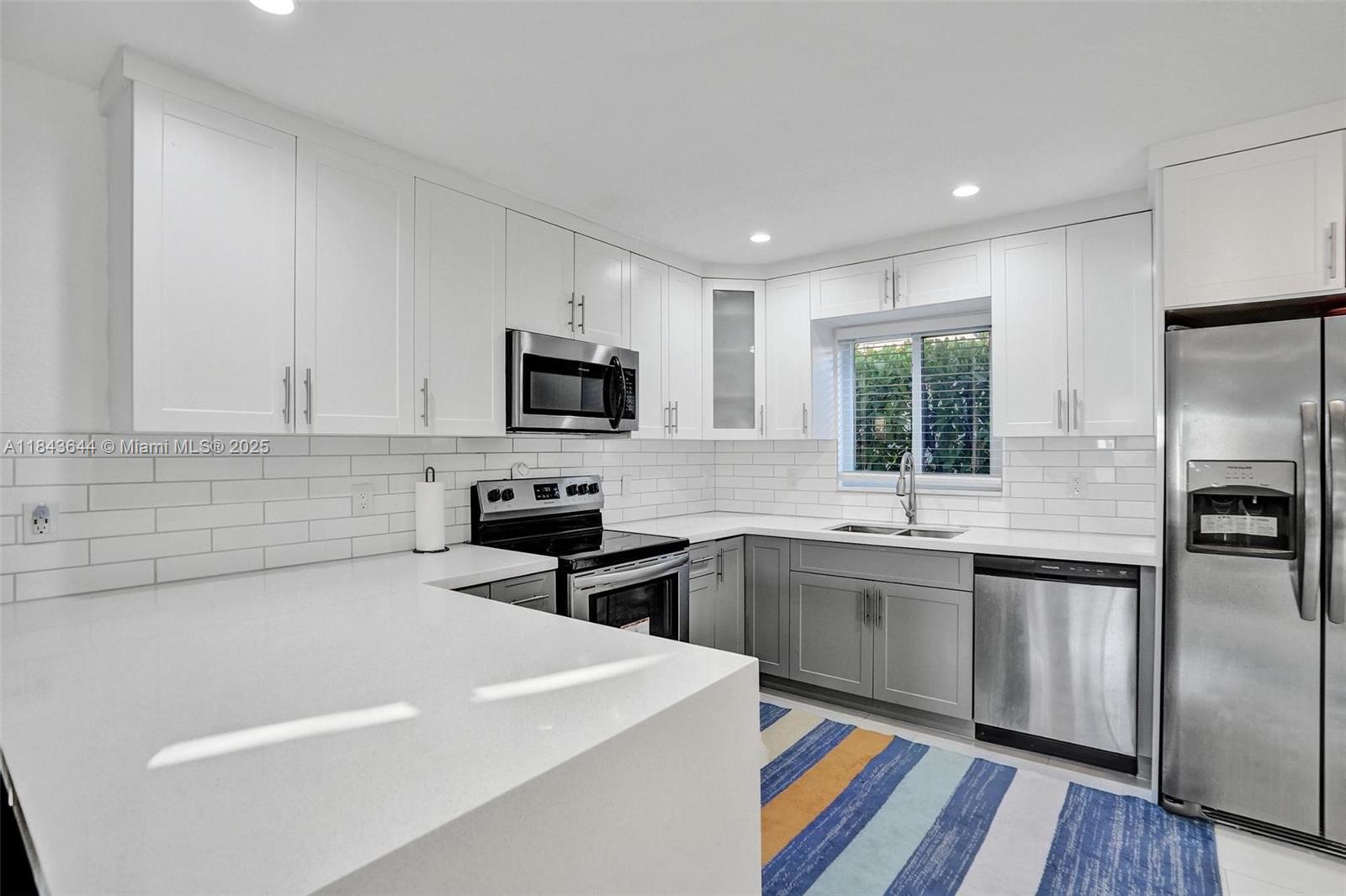 OAKLAND PARK SECOND ADD - Residential