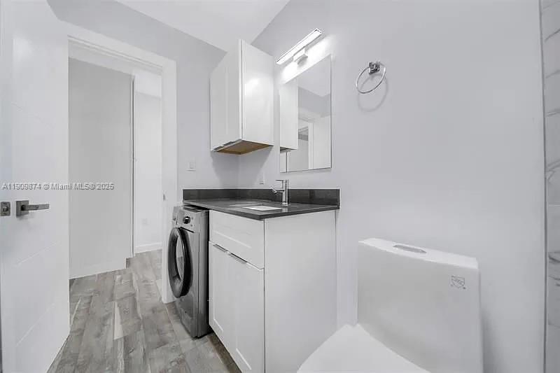 LAWRENCE ESTATE LAND CO - Residential Lease