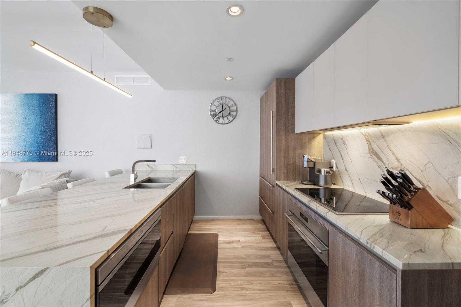 801 SMA RESIDENCES CONDO - Residential