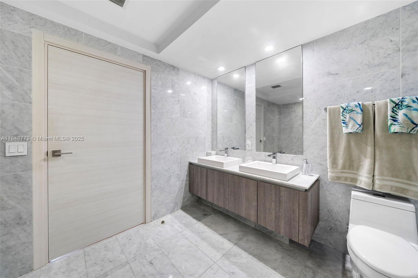 801 SMA RESIDENCES CONDO - Residential