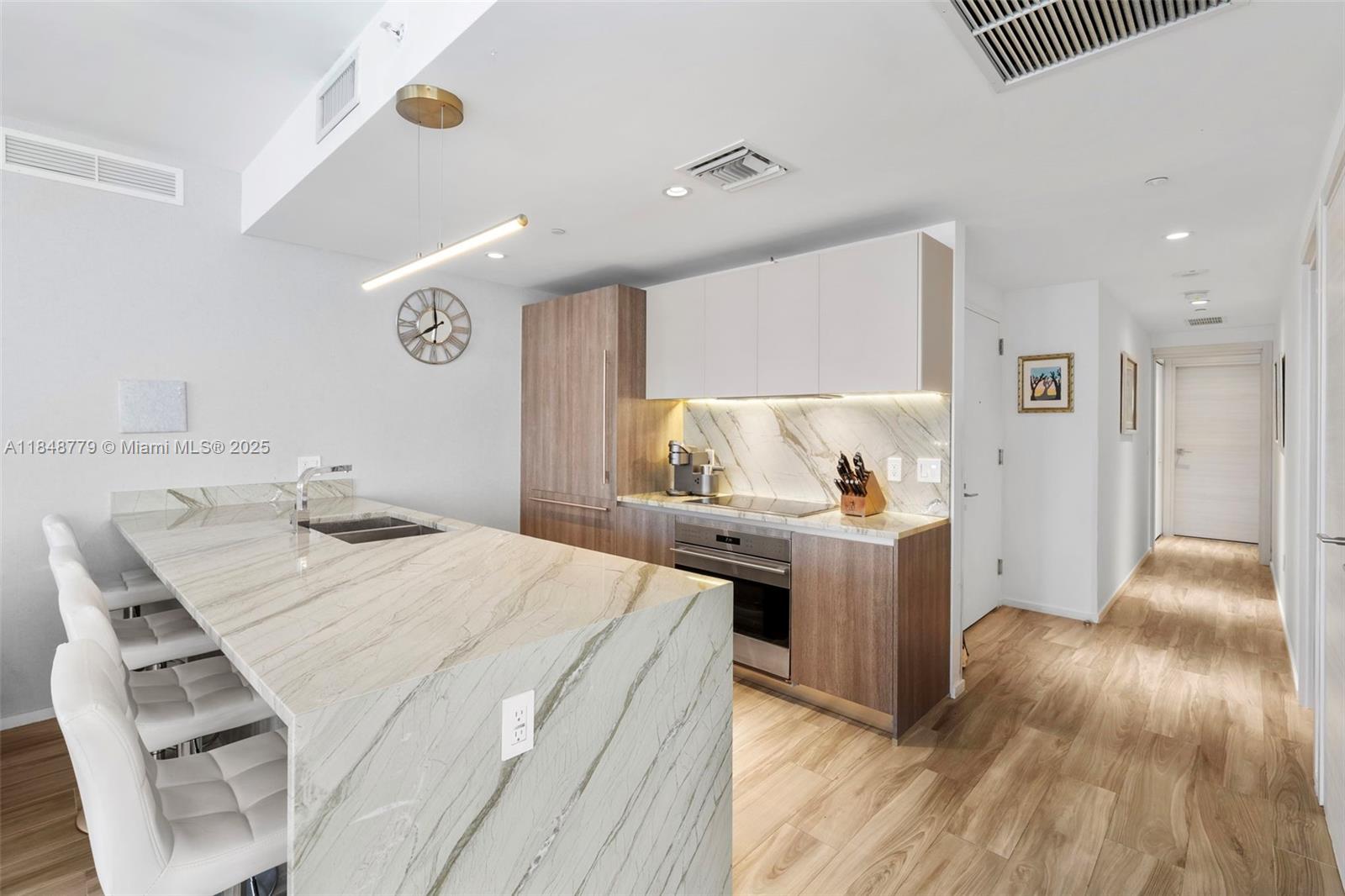 801 SMA RESIDENCES CONDO - Residential