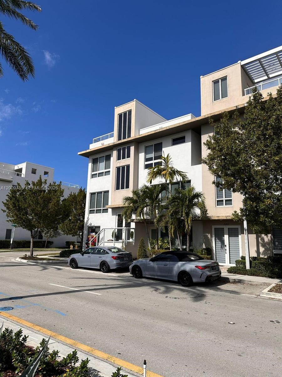 LANDMARK AT DORAL - Residential