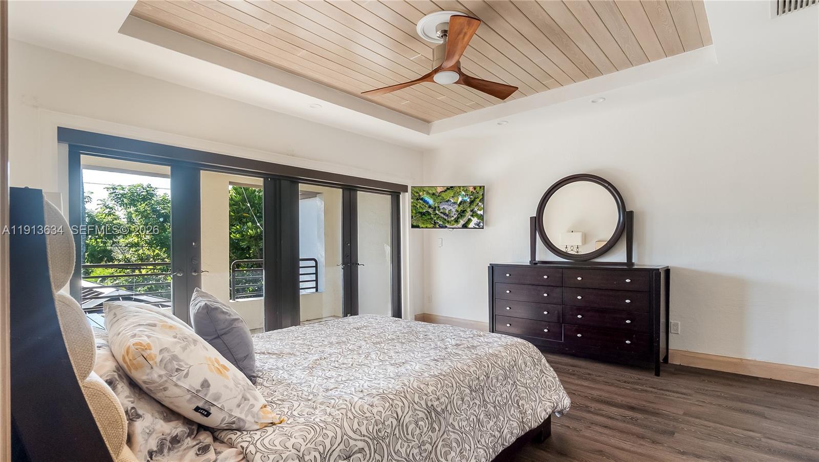 PINECREST LAKE ESTATES RE - Residential