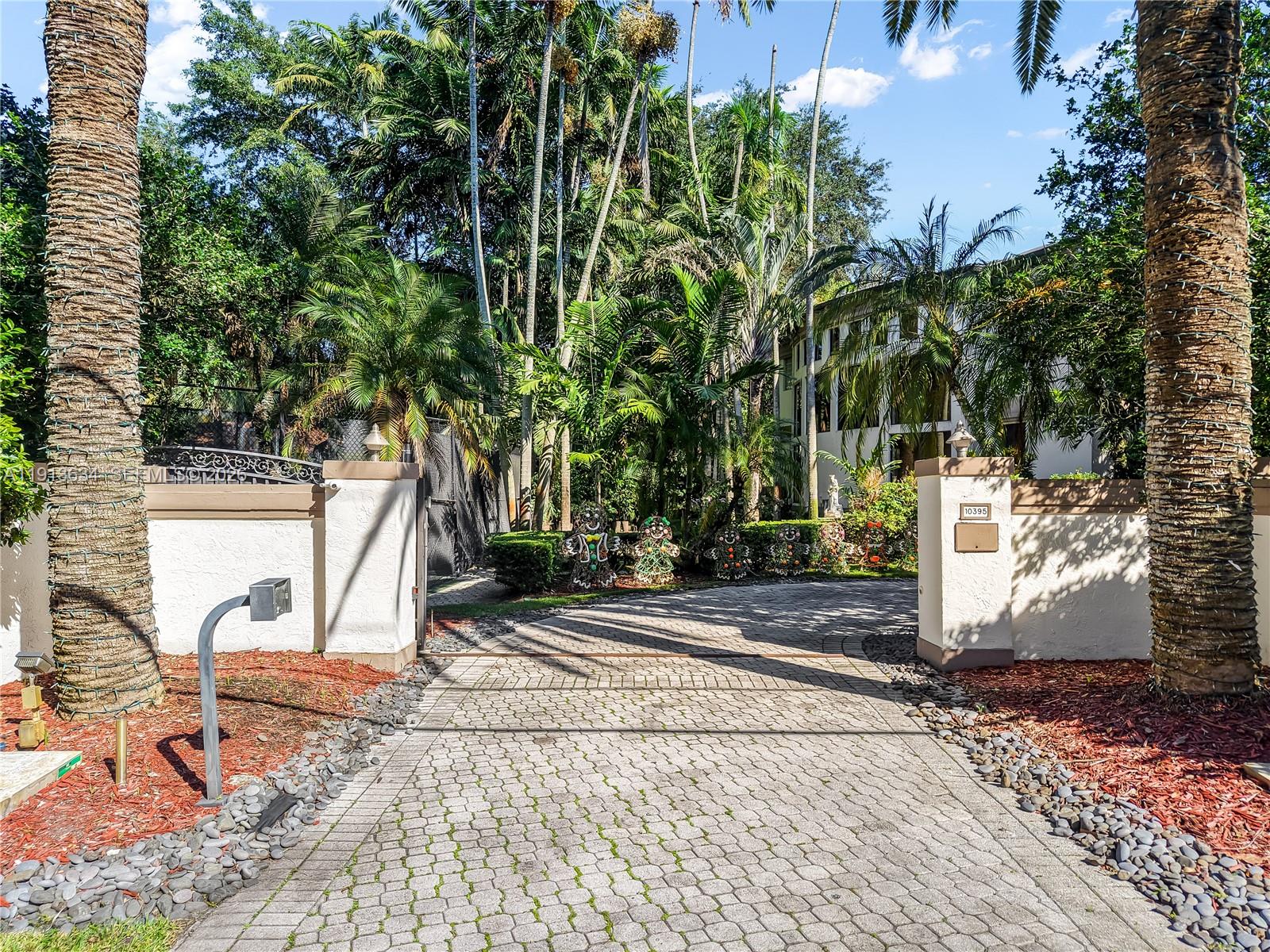 PINECREST LAKE ESTATES RE - Residential