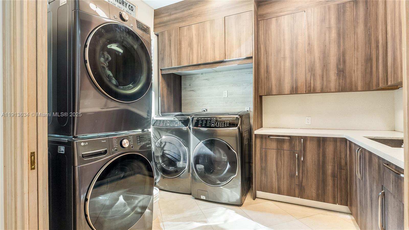 PINECREST LAKE ESTATES RE - Residential