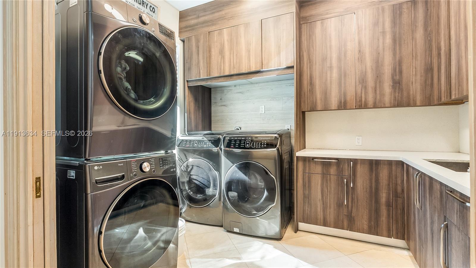 PINECREST LAKE ESTATES RE - Residential