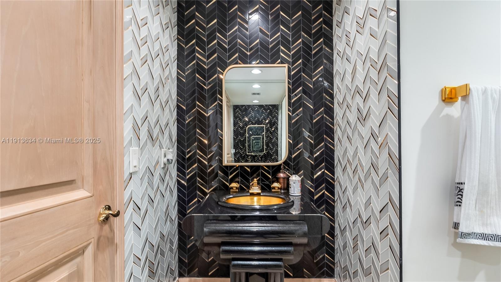 PINECREST LAKE ESTATES RE - Residential