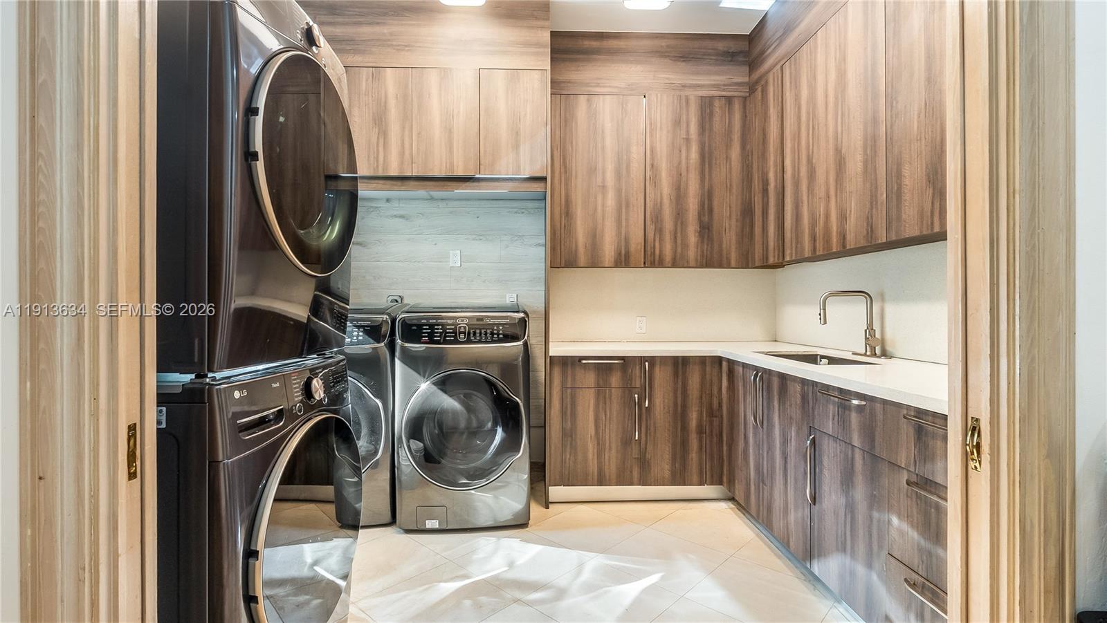 PINECREST LAKE ESTATES RE - Residential