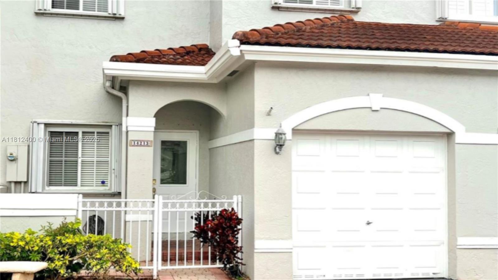 Rental Property at 14213 Sw 126th Pl, Miami, Broward County, Florida - Bedrooms: 3 
Bathrooms: 3  - $3,000 MO.
