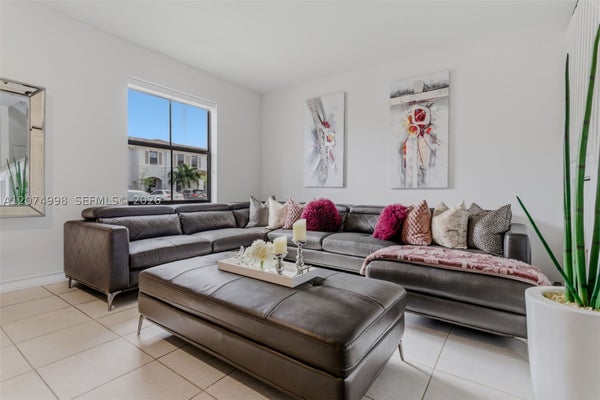10009 SW 228TH TER, MIAMI, FL 33190 - Image d9d4a5dbfb8cf5a84ec8f4676fccca90/3439232230