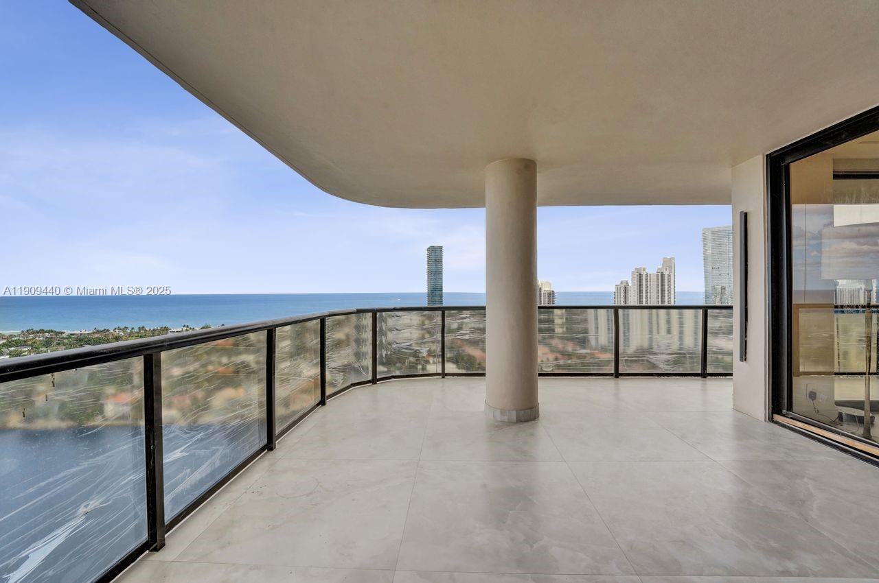 TURNBERRY ISLE SOUTH - Residential