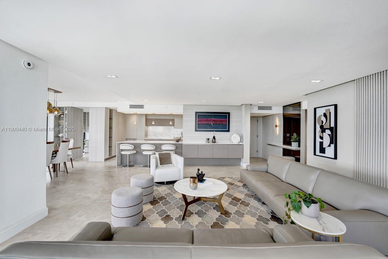 TURNBERRY ISLE SOUTH - Residential