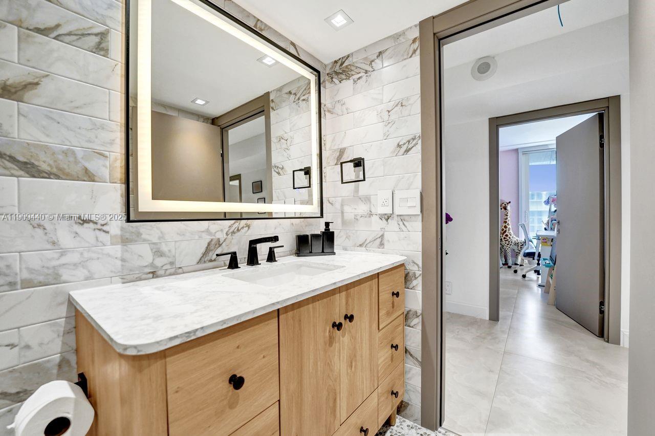 TURNBERRY ISLE SOUTH - Residential