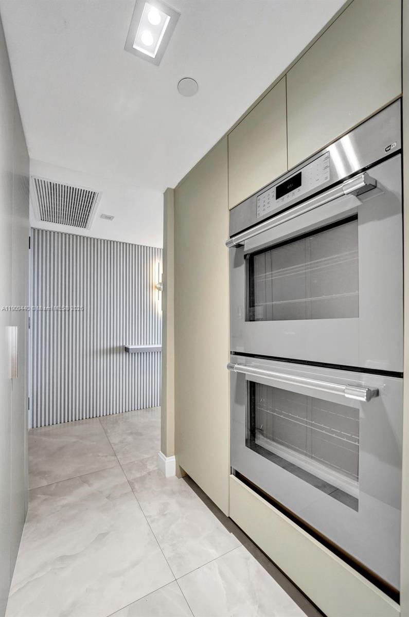 TURNBERRY ISLE SOUTH - Residential