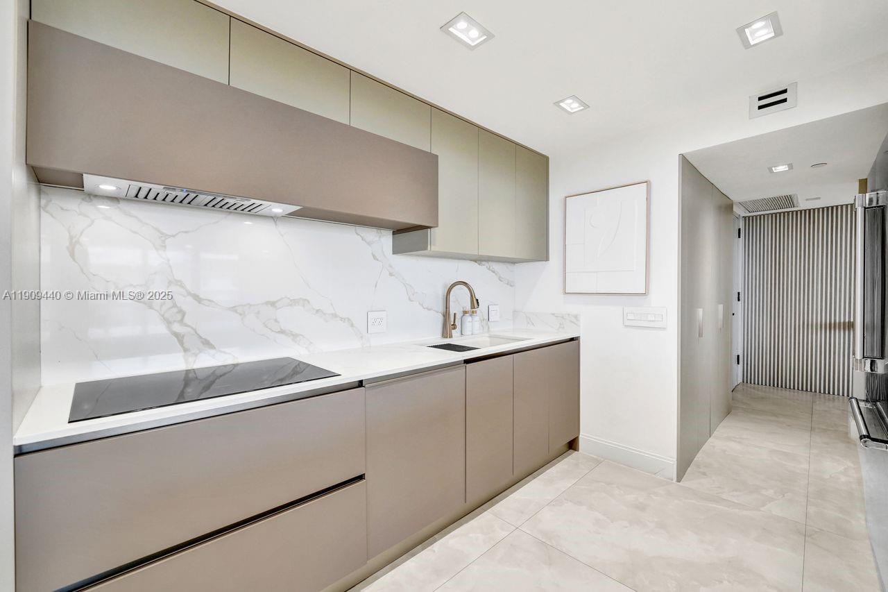 TURNBERRY ISLE SOUTH - Residential