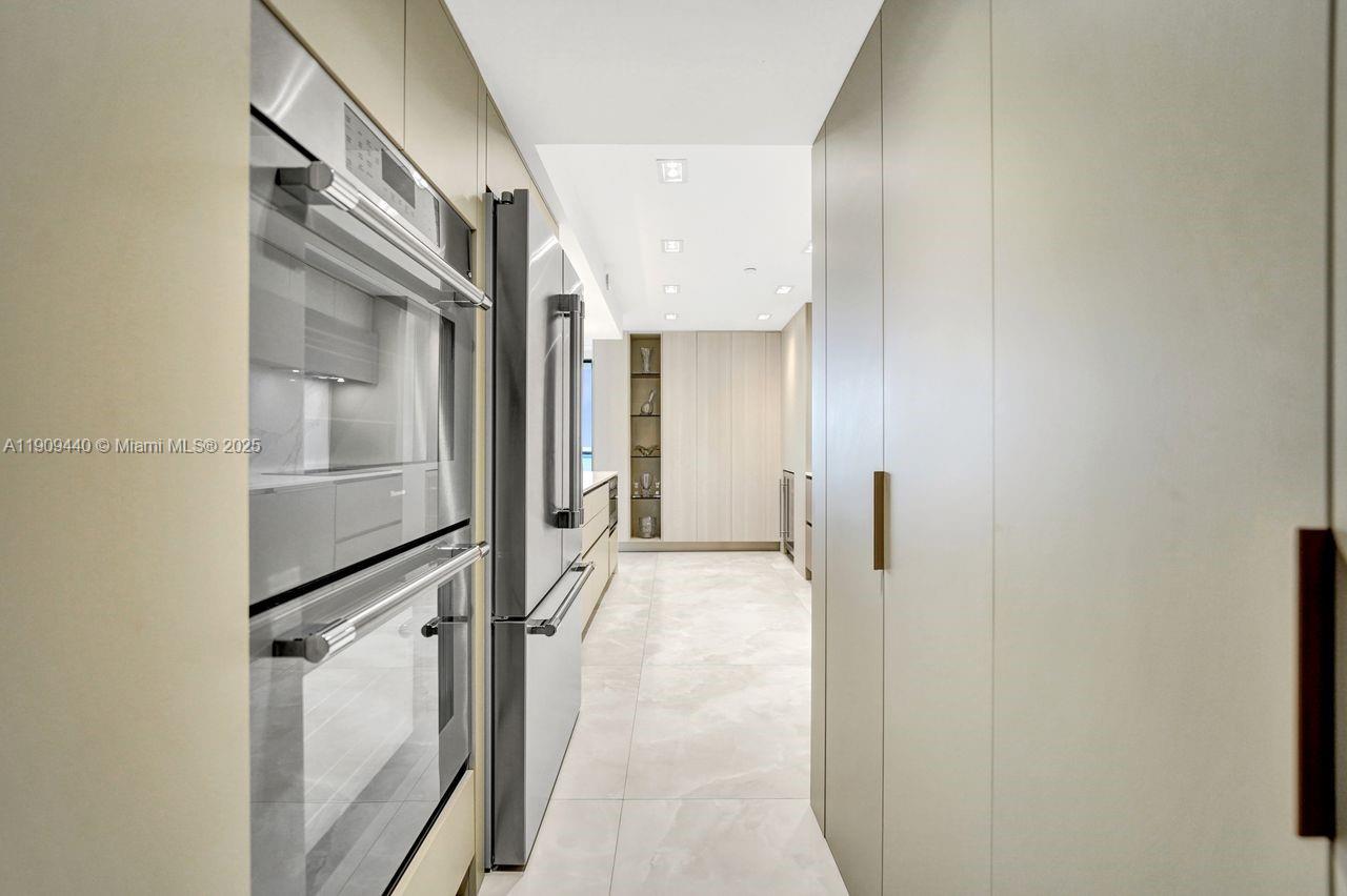 TURNBERRY ISLE SOUTH - Residential