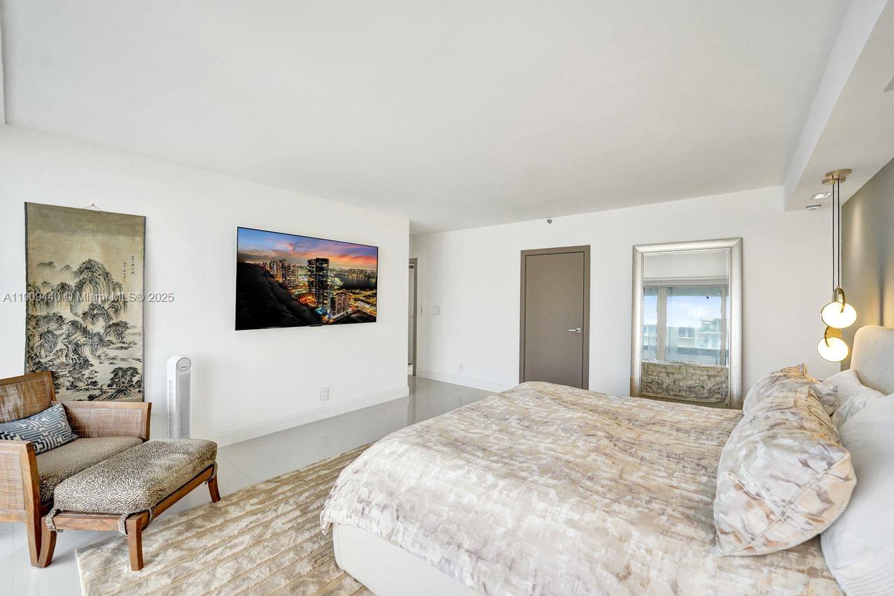 TURNBERRY ISLE SOUTH - Residential