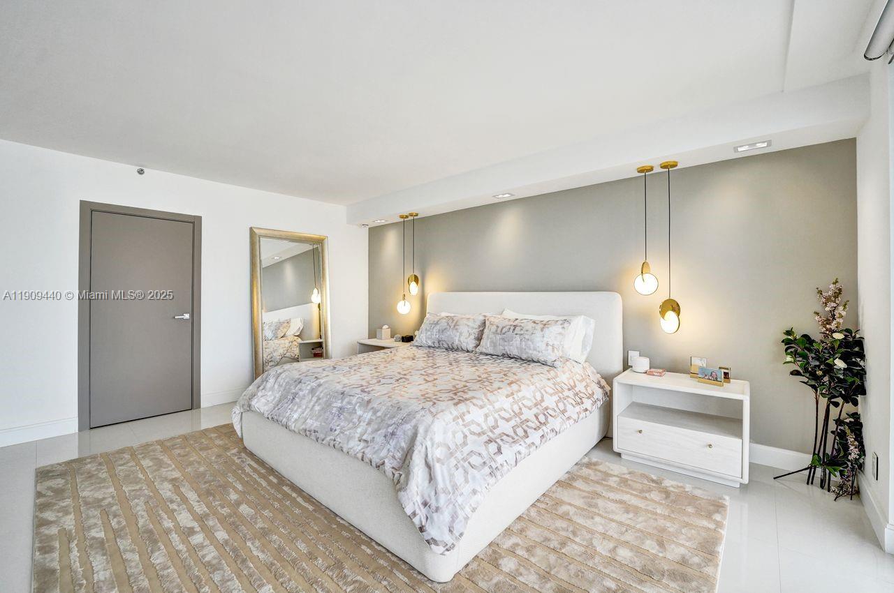 TURNBERRY ISLE SOUTH - Residential