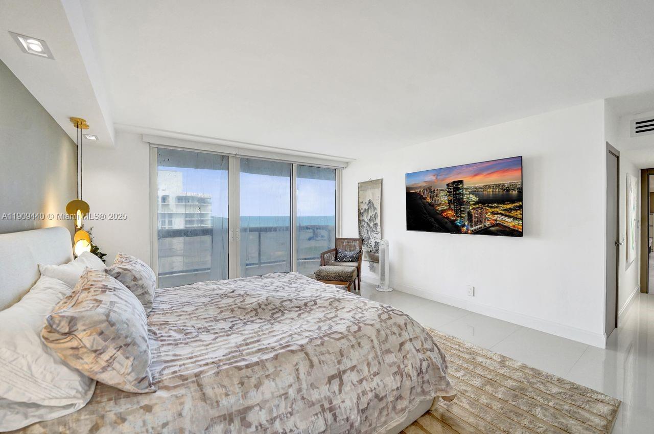 TURNBERRY ISLE SOUTH - Residential