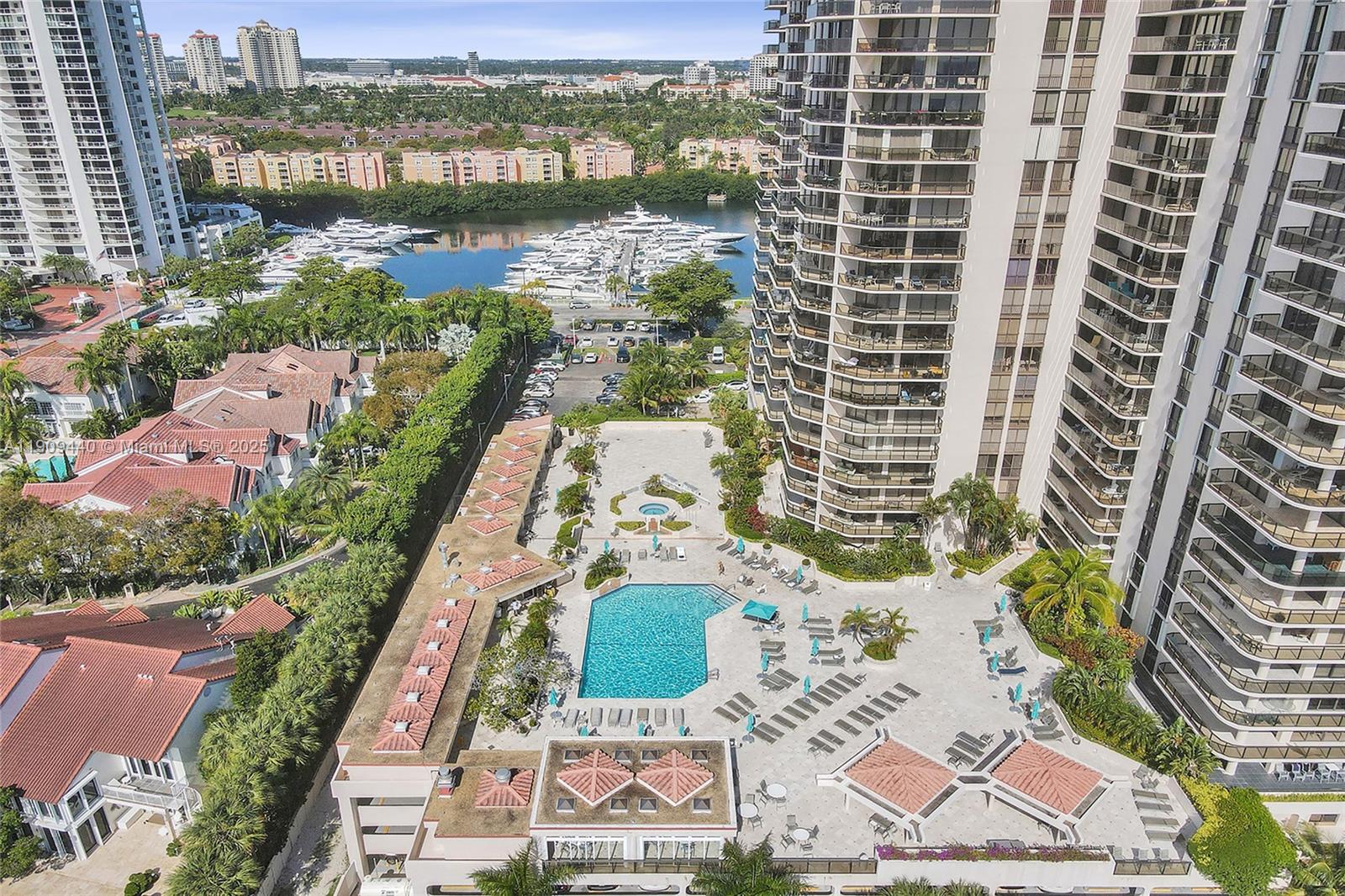 TURNBERRY ISLE SOUTH - Residential