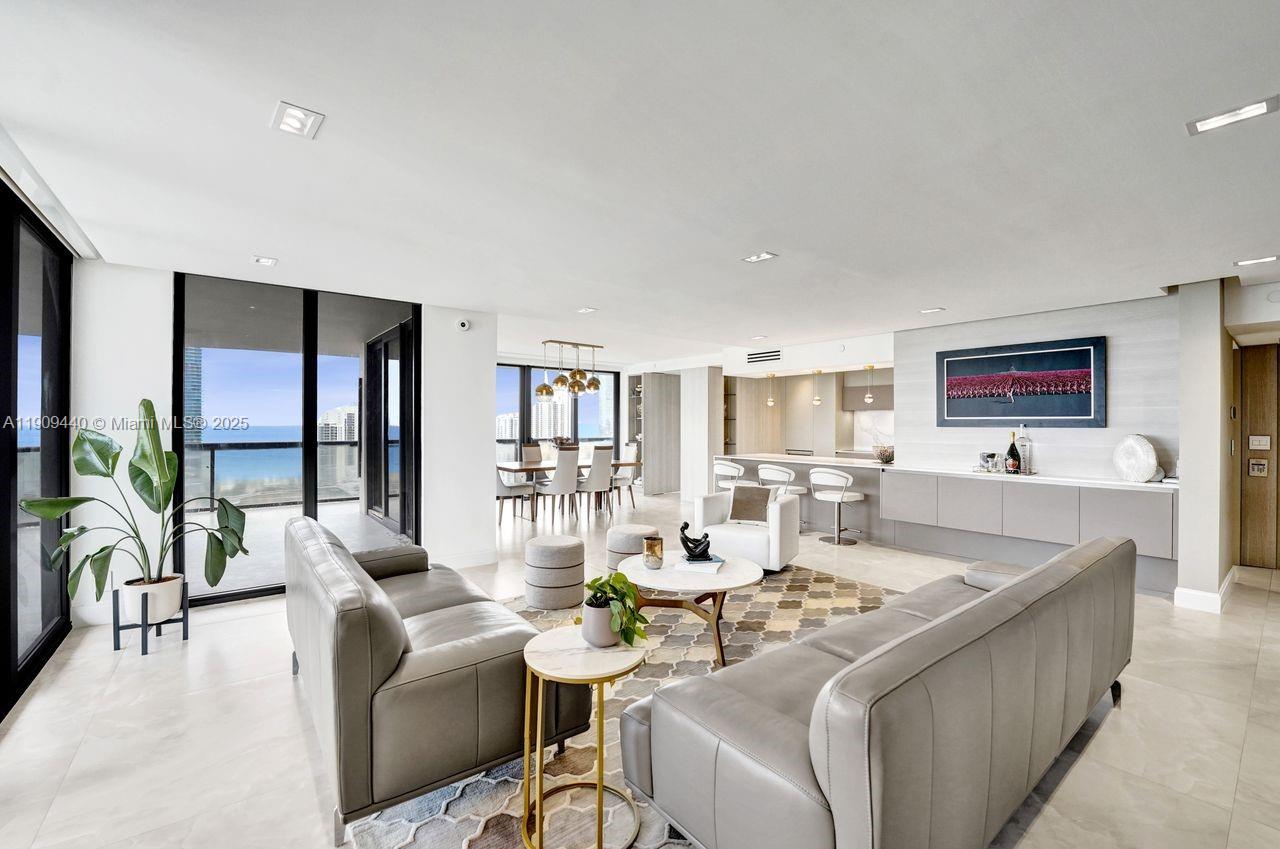 TURNBERRY ISLE SOUTH - Residential