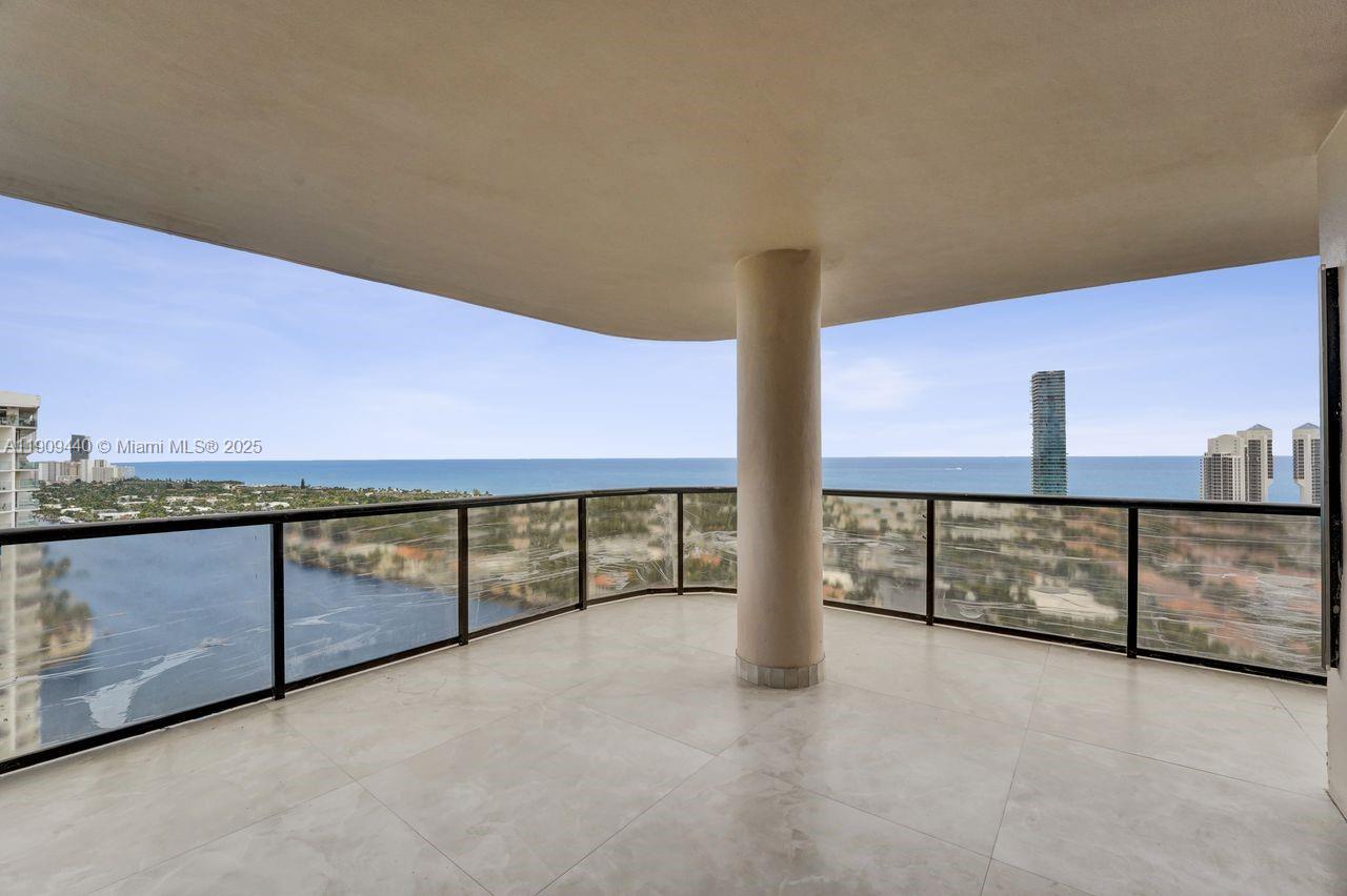 TURNBERRY ISLE SOUTH - Residential