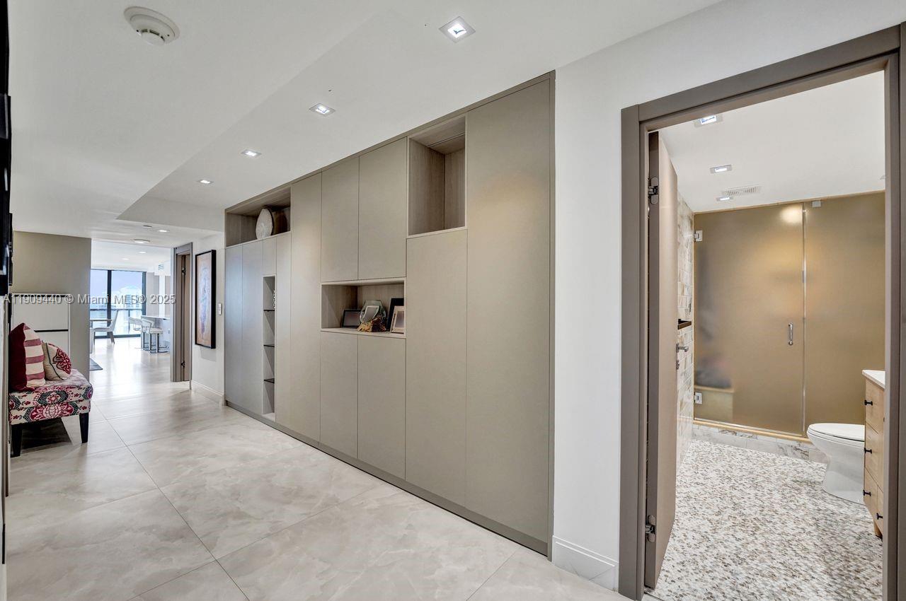 TURNBERRY ISLE SOUTH - Residential