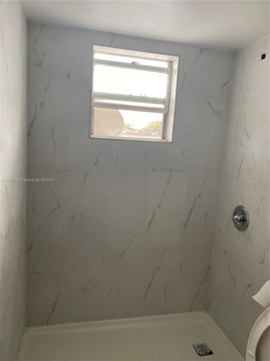 LSOLEI AT HALLANDALE BEAC - Residential Lease