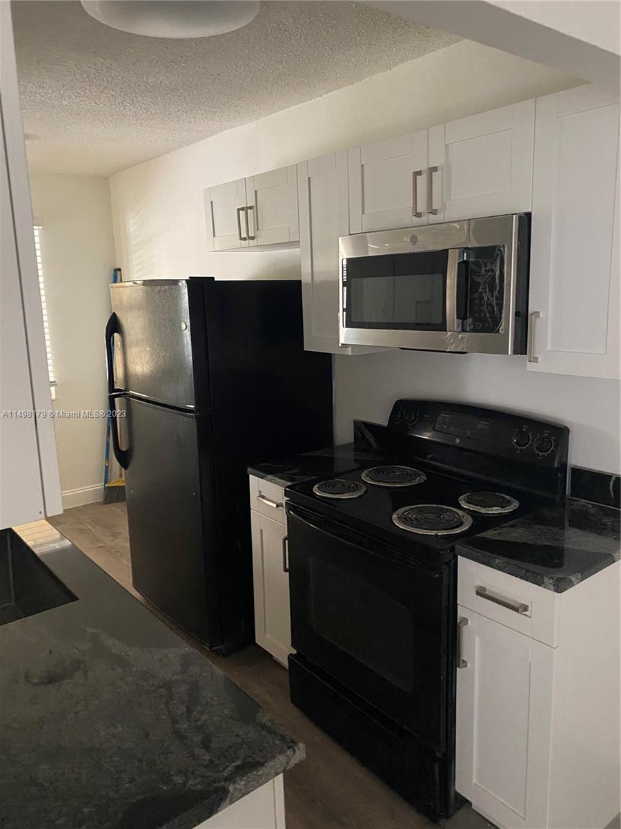 LSOLEI AT HALLANDALE BEAC - Residential Lease