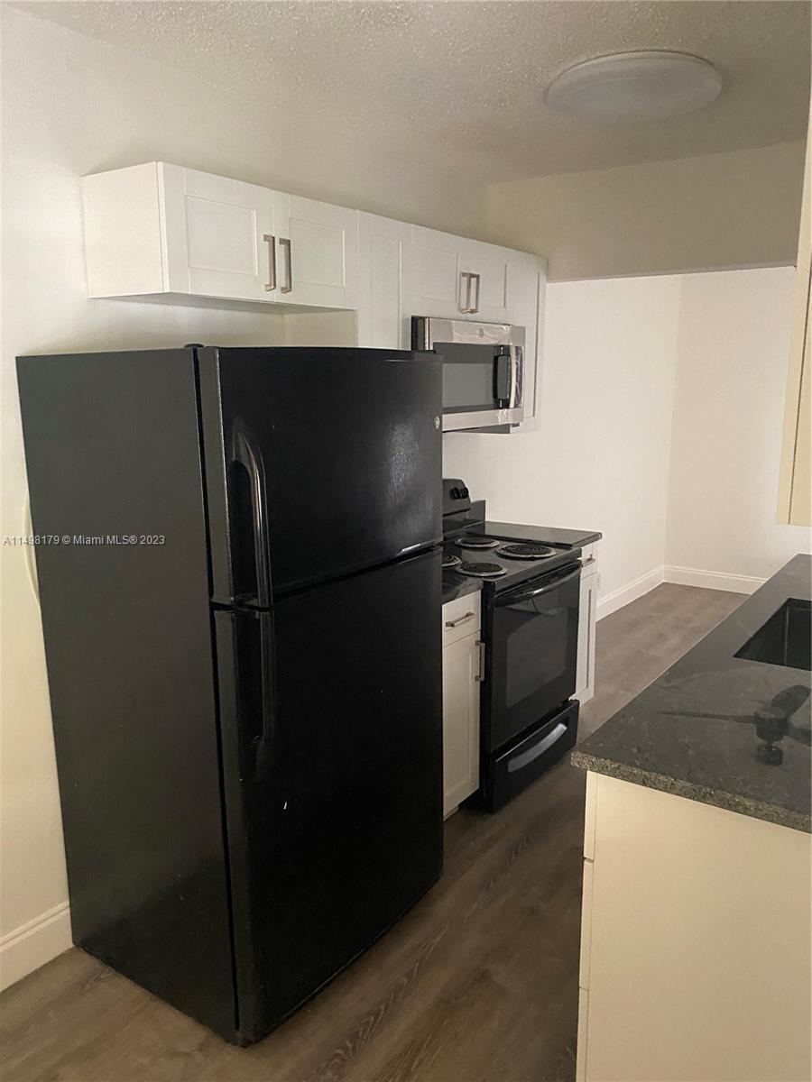 LSOLEI AT HALLANDALE BEAC - Residential Lease