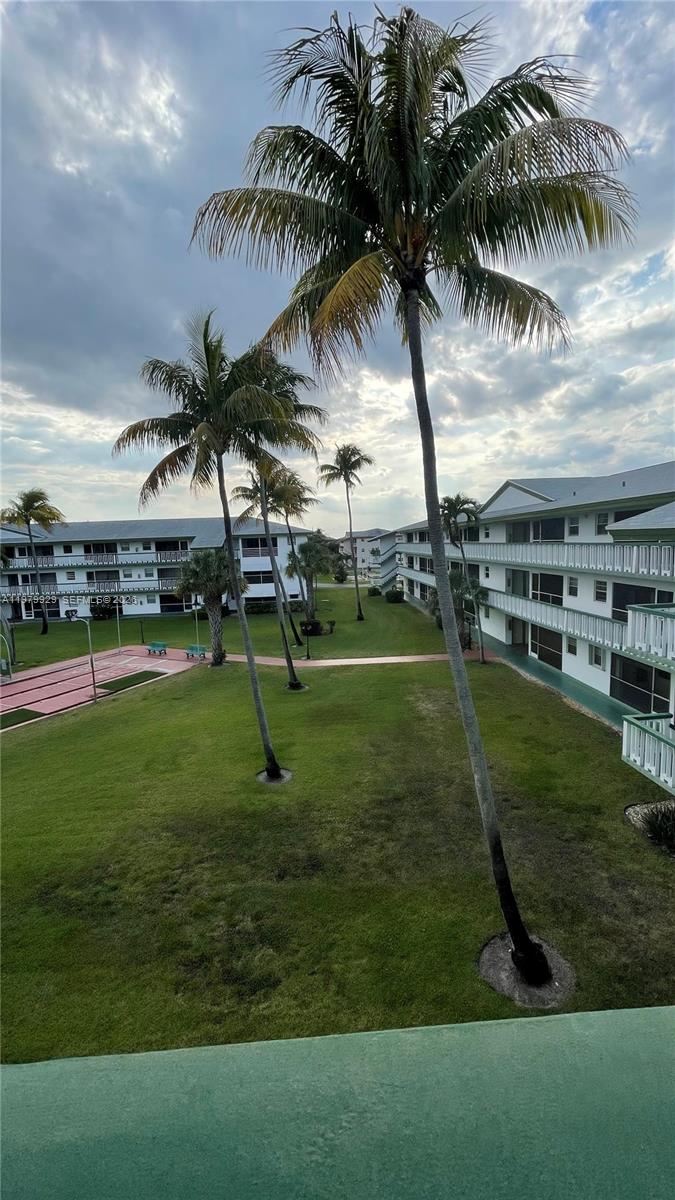 BEVERLY HILLS CONDO NUMBE - Residential