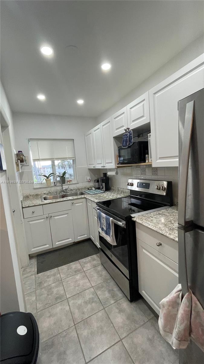 BEVERLY HILLS CONDO NUMBE - Residential