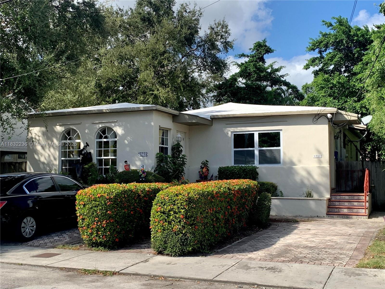 1711 SW 21st Ter 1711