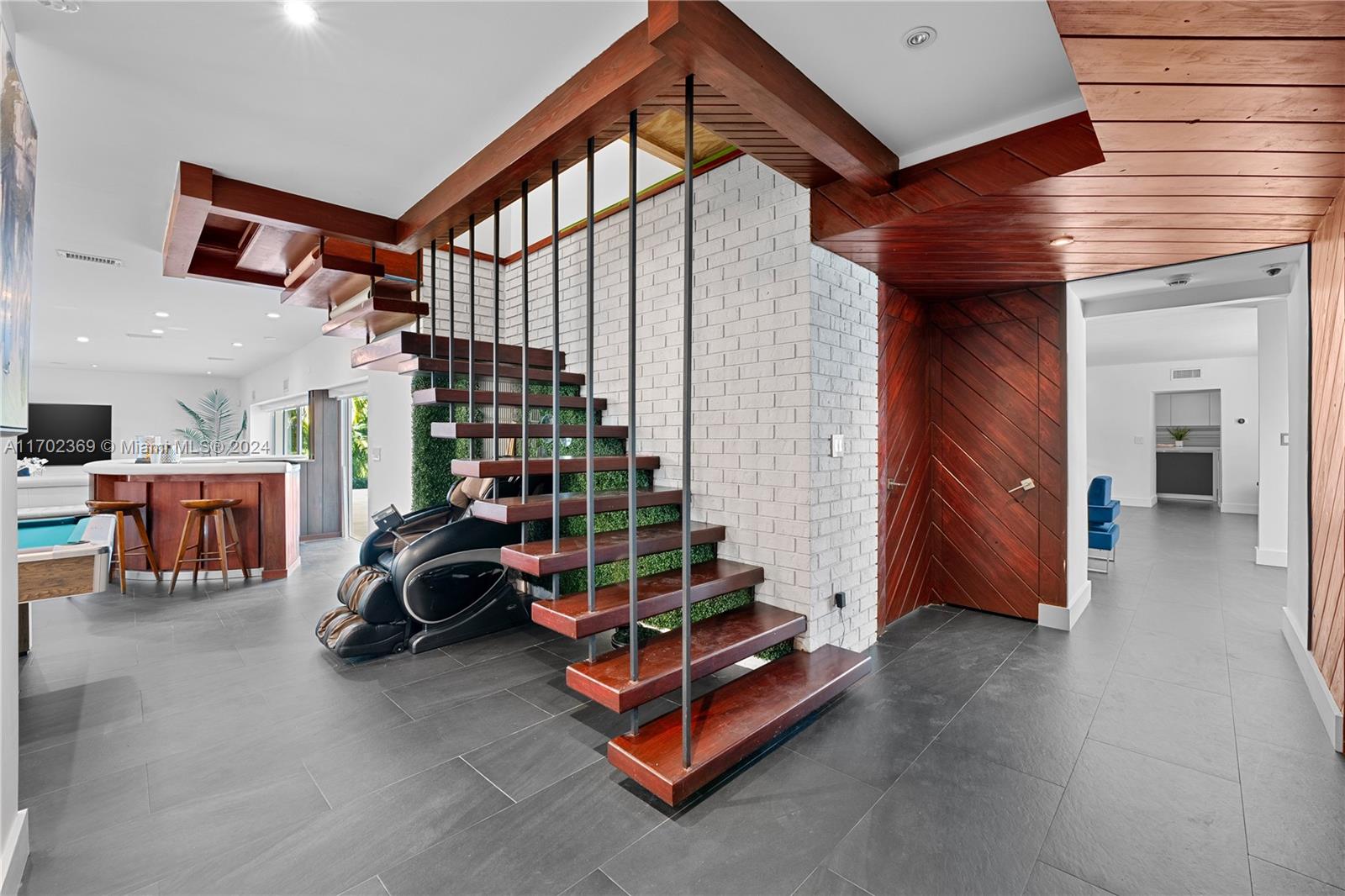 BAY POINT - Residential