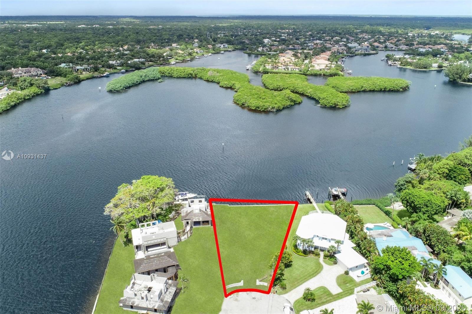 TRAPPERS POINT - Land