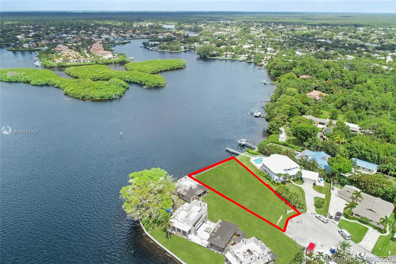 TRAPPERS POINT - Land