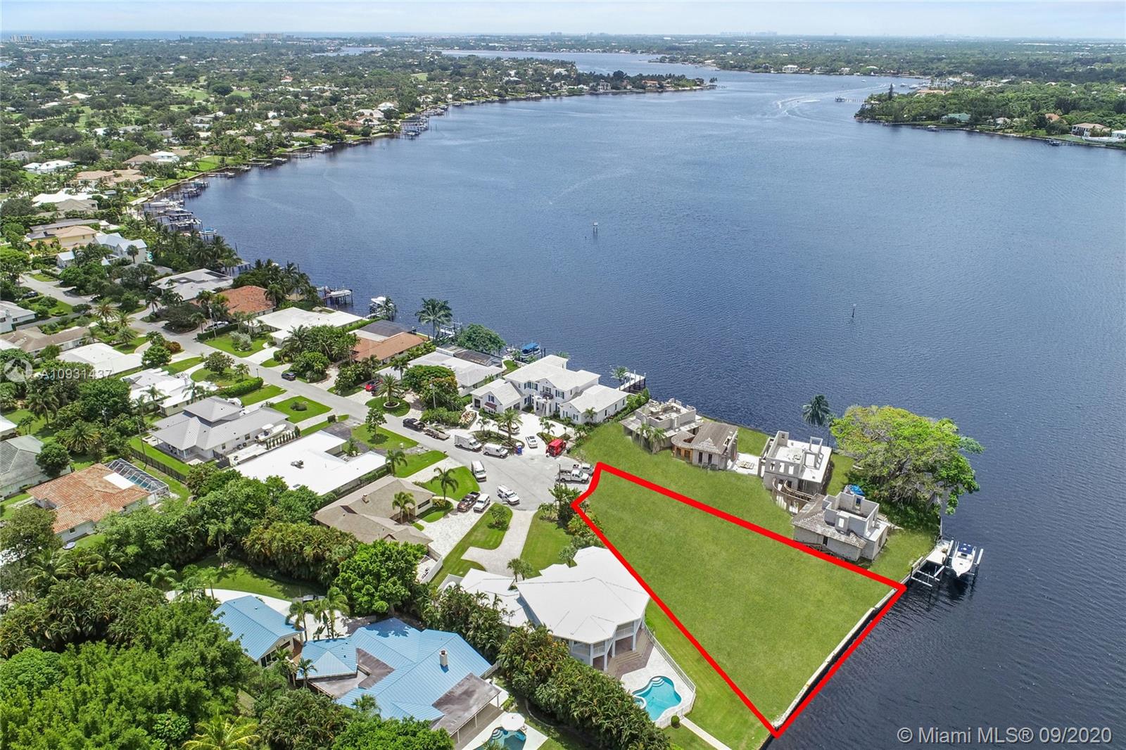 TRAPPERS POINT - Land