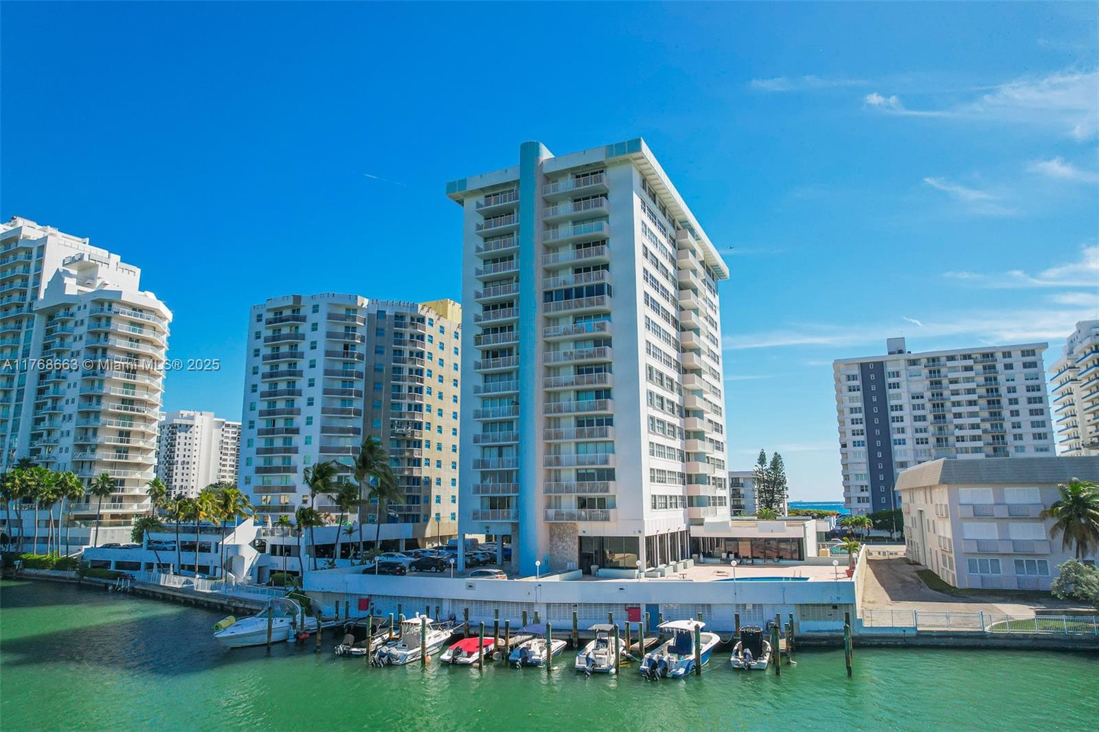 5838 CONDOMINIUM - Residential