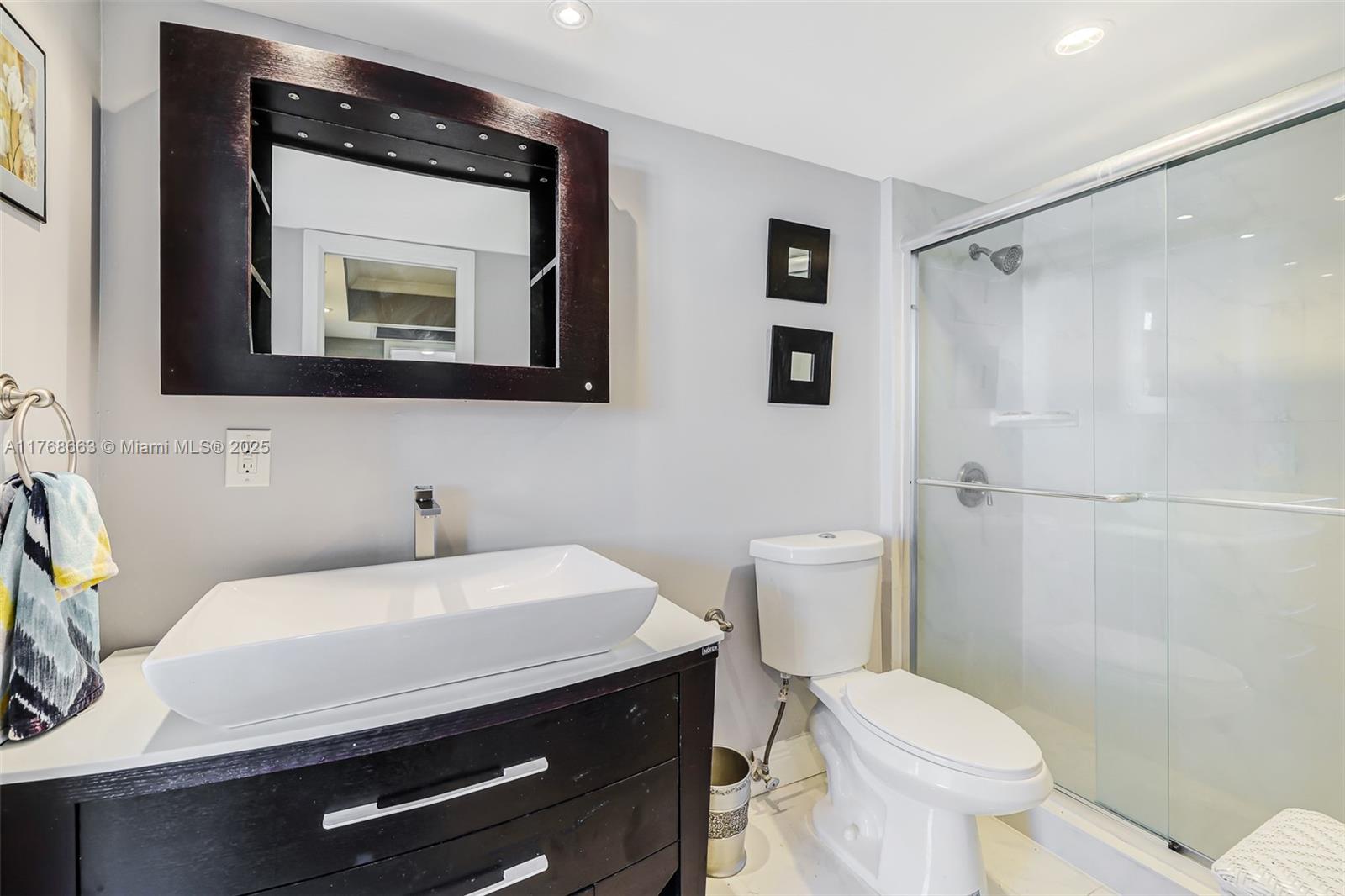 5838 CONDOMINIUM - Residential