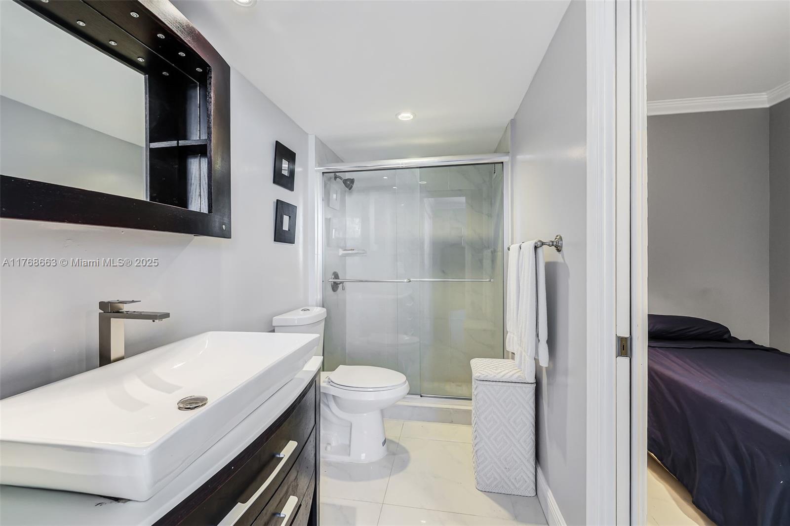 5838 CONDOMINIUM - Residential