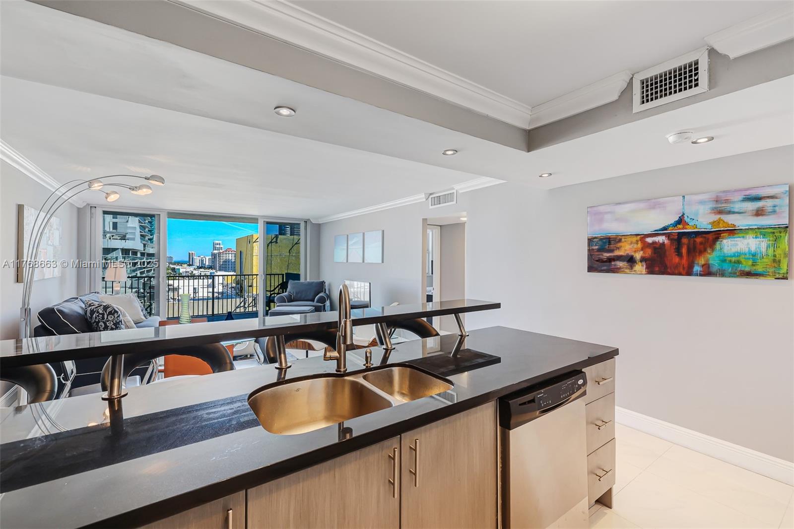 5838 CONDOMINIUM - Residential