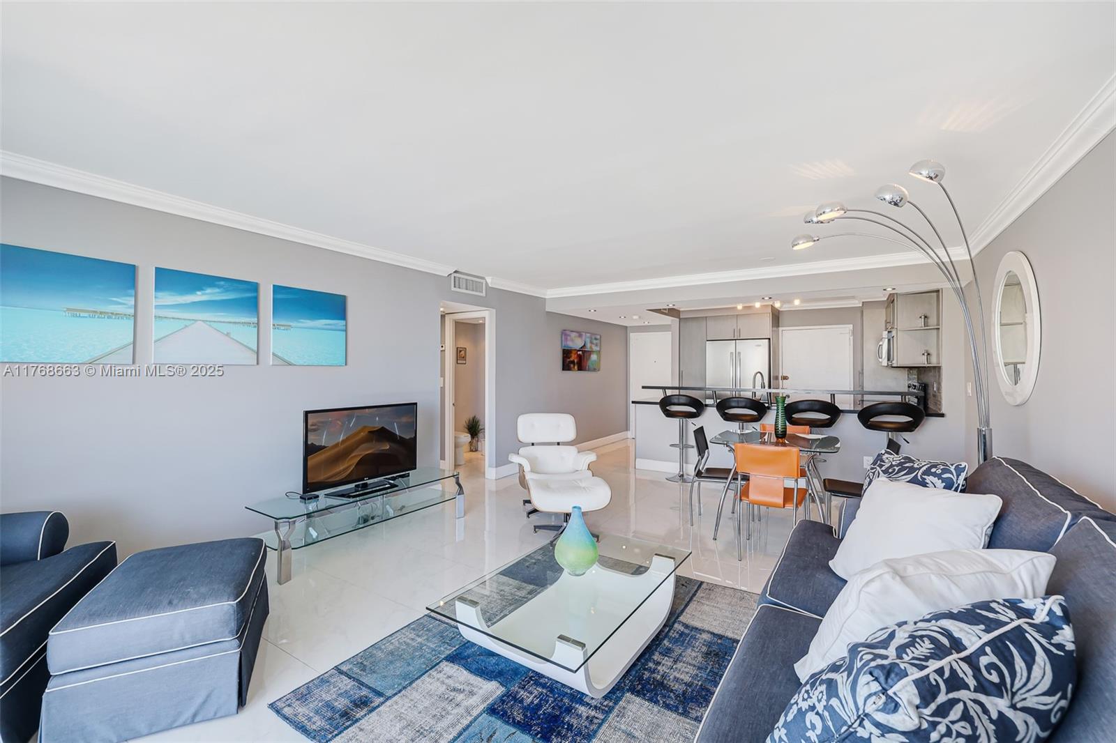 5838 CONDOMINIUM - Residential