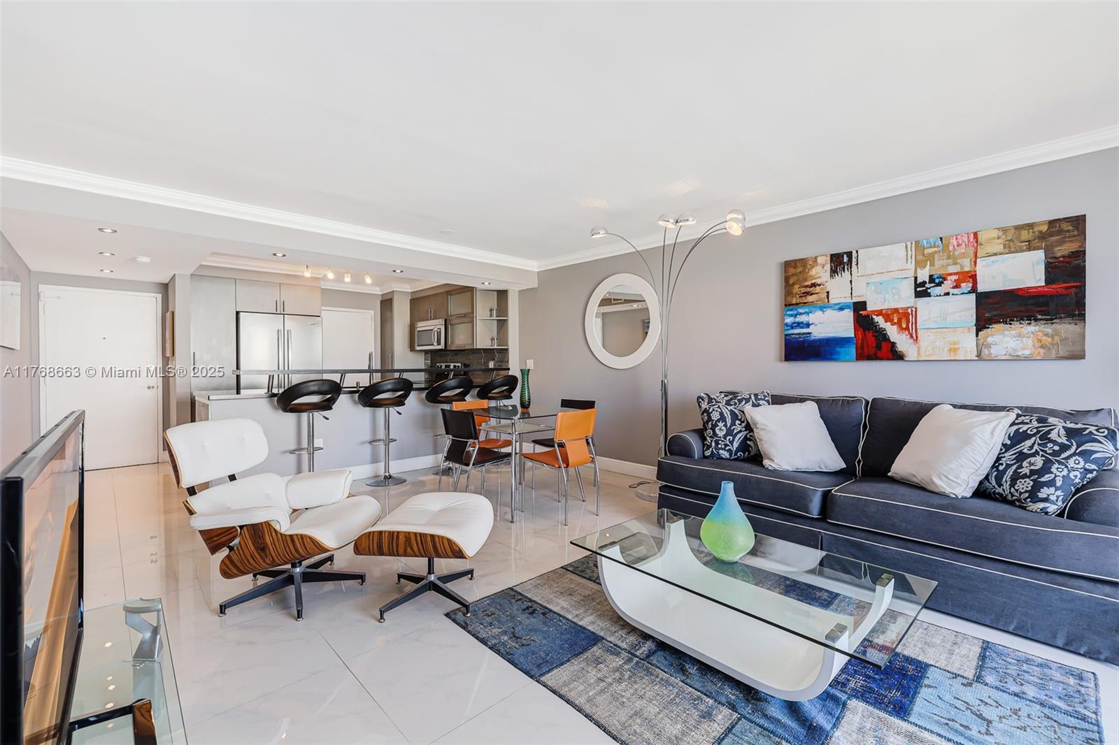 5838 CONDOMINIUM - Residential