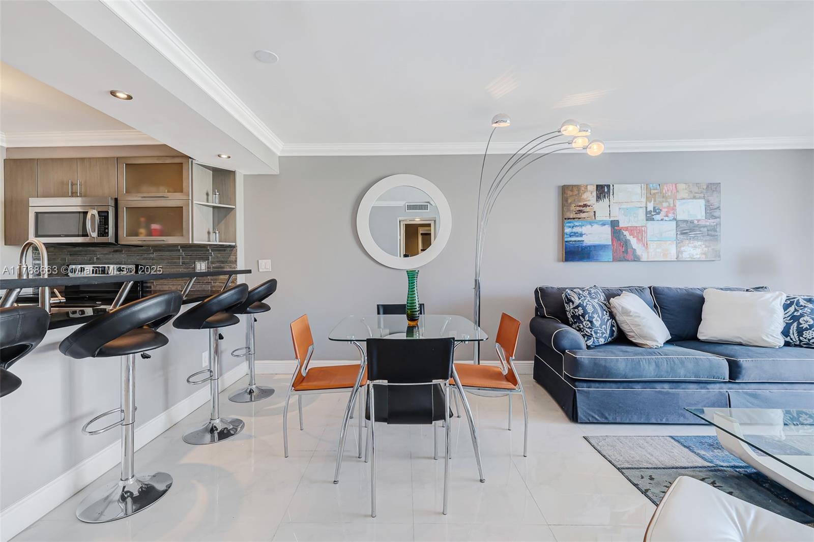 5838 CONDOMINIUM - Residential