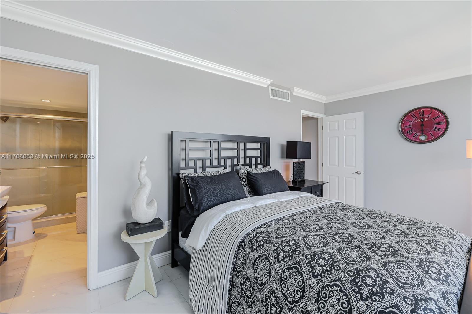 5838 CONDOMINIUM - Residential