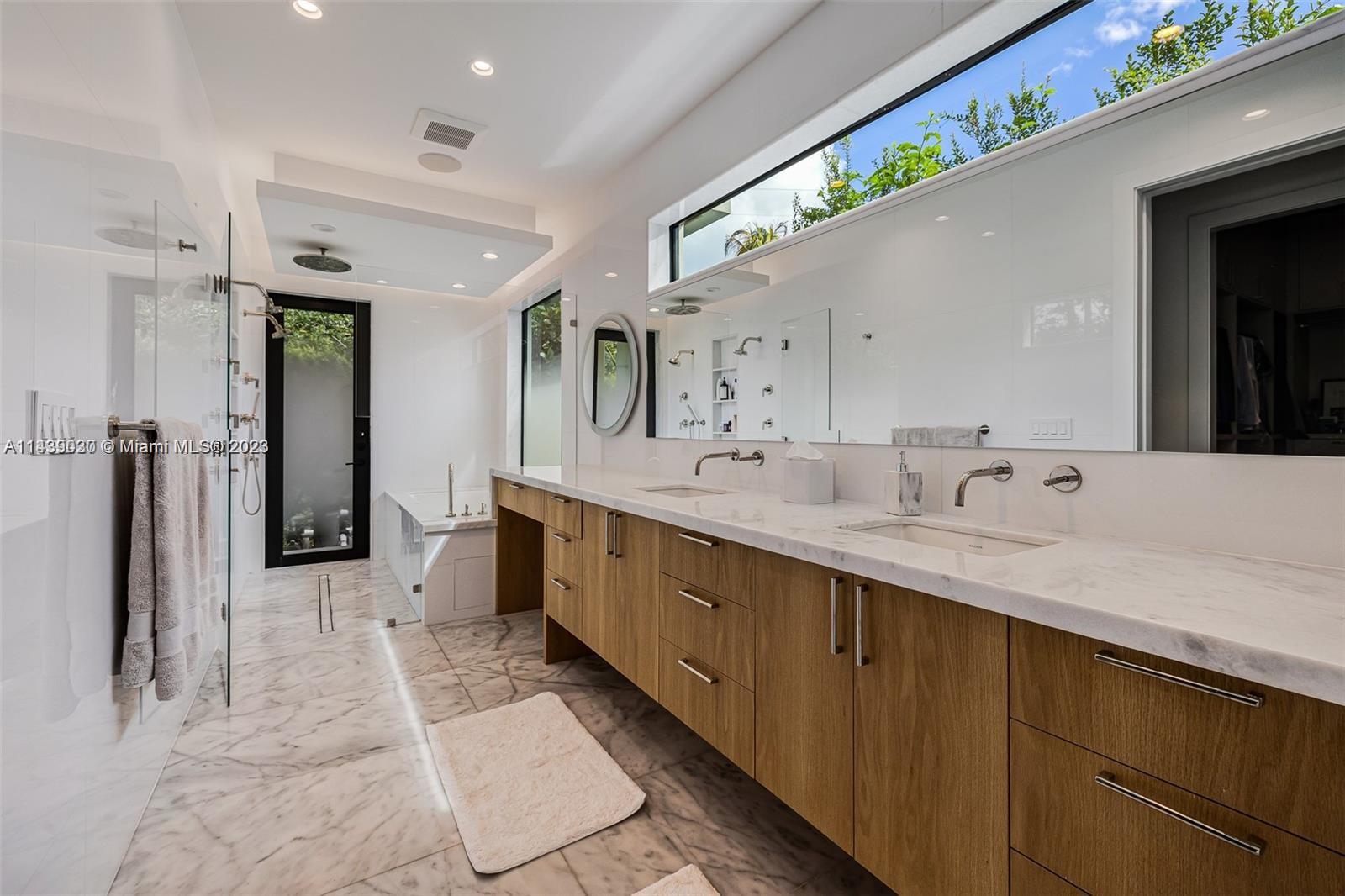 BAY HEIGHTS GROVES - Residential