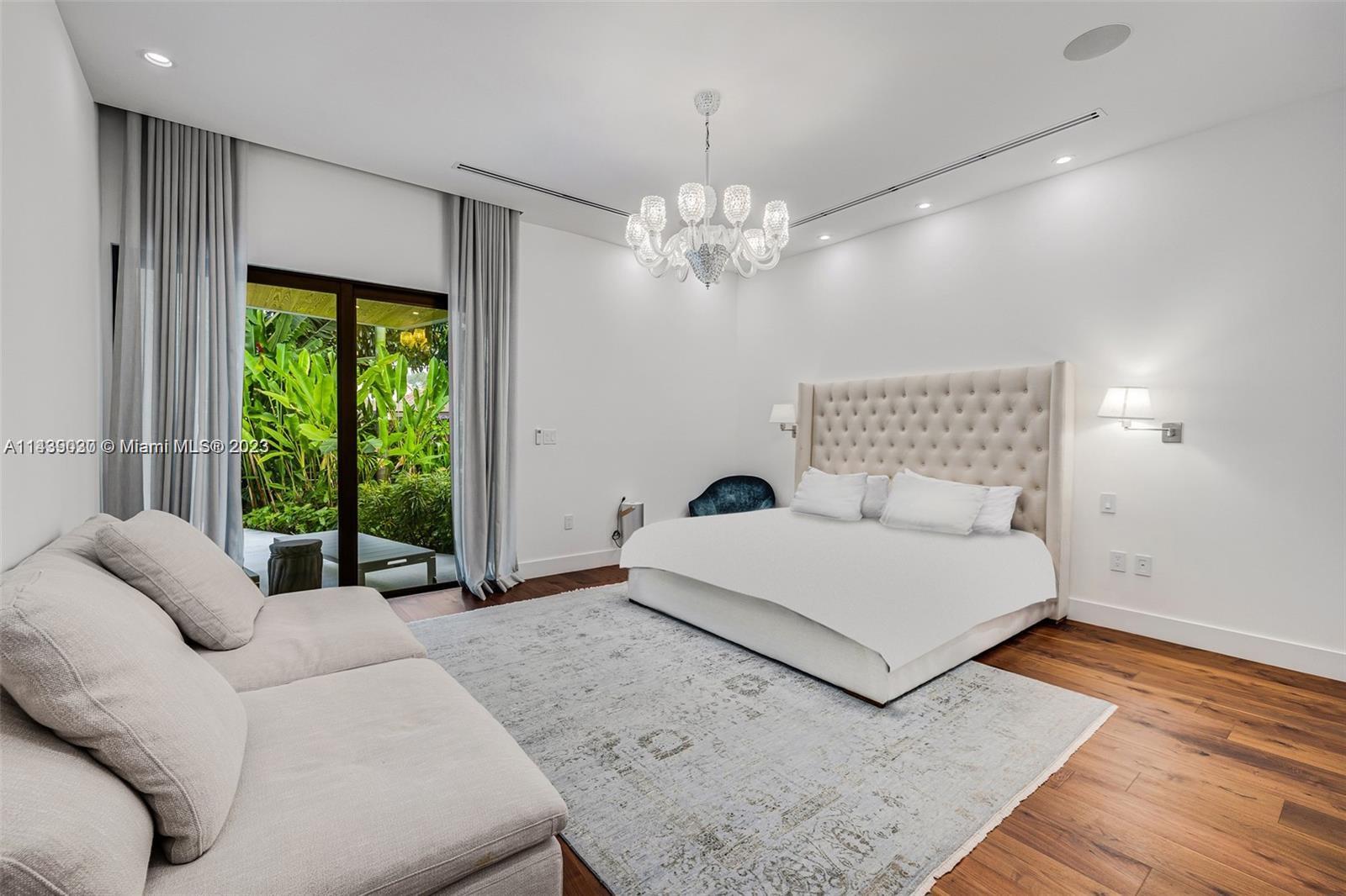 BAY HEIGHTS GROVES - Residential