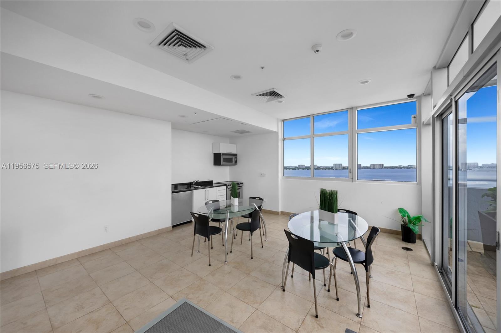 BLUE BAY TOWER CONDO - Residential