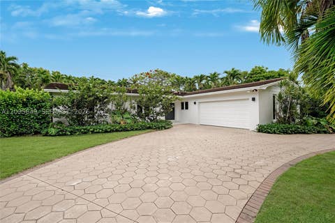 Photo of 6600 SW 144th St, Coral Gables, FL 33158 (MLS # A12035649)